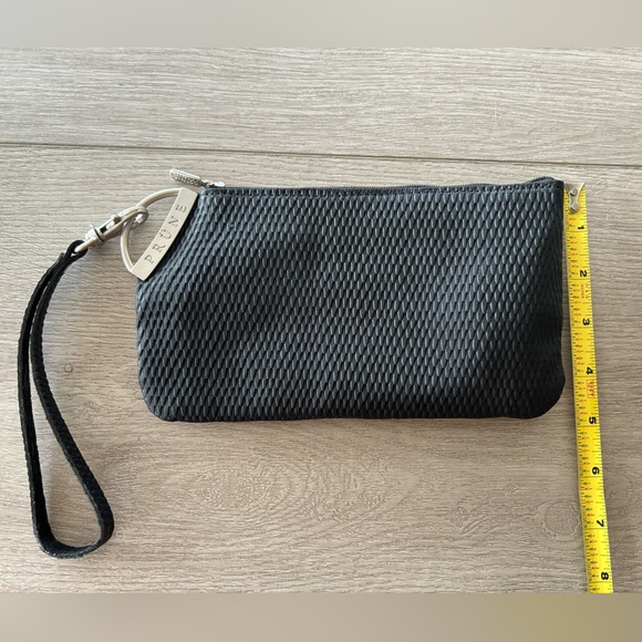 Prune Wristlet - Picture 3 of 6
